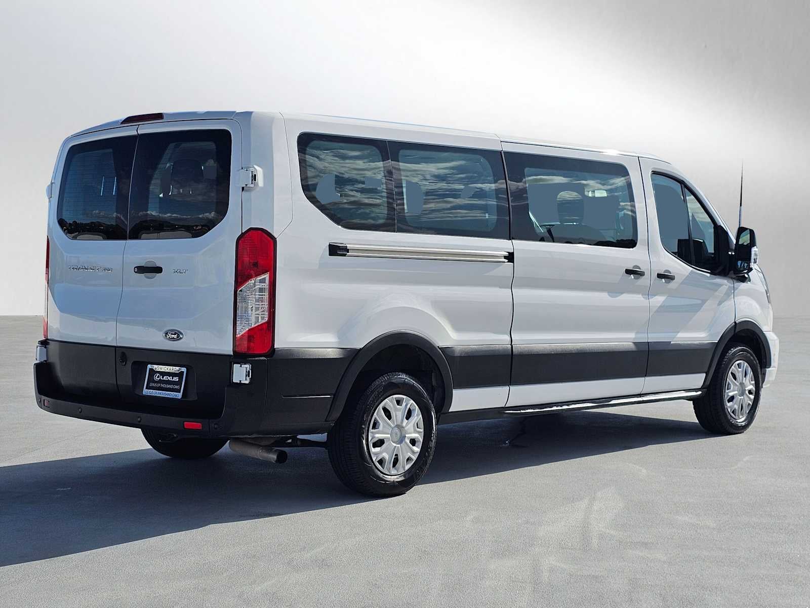 2023 Ford Transit Passenger Wagon XLT