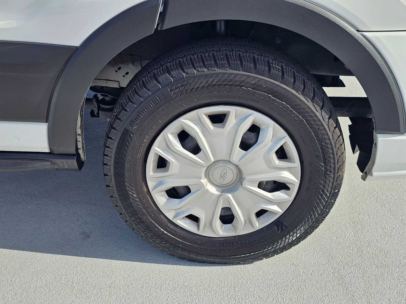 2023 Ford Transit Passenger Wagon XLT