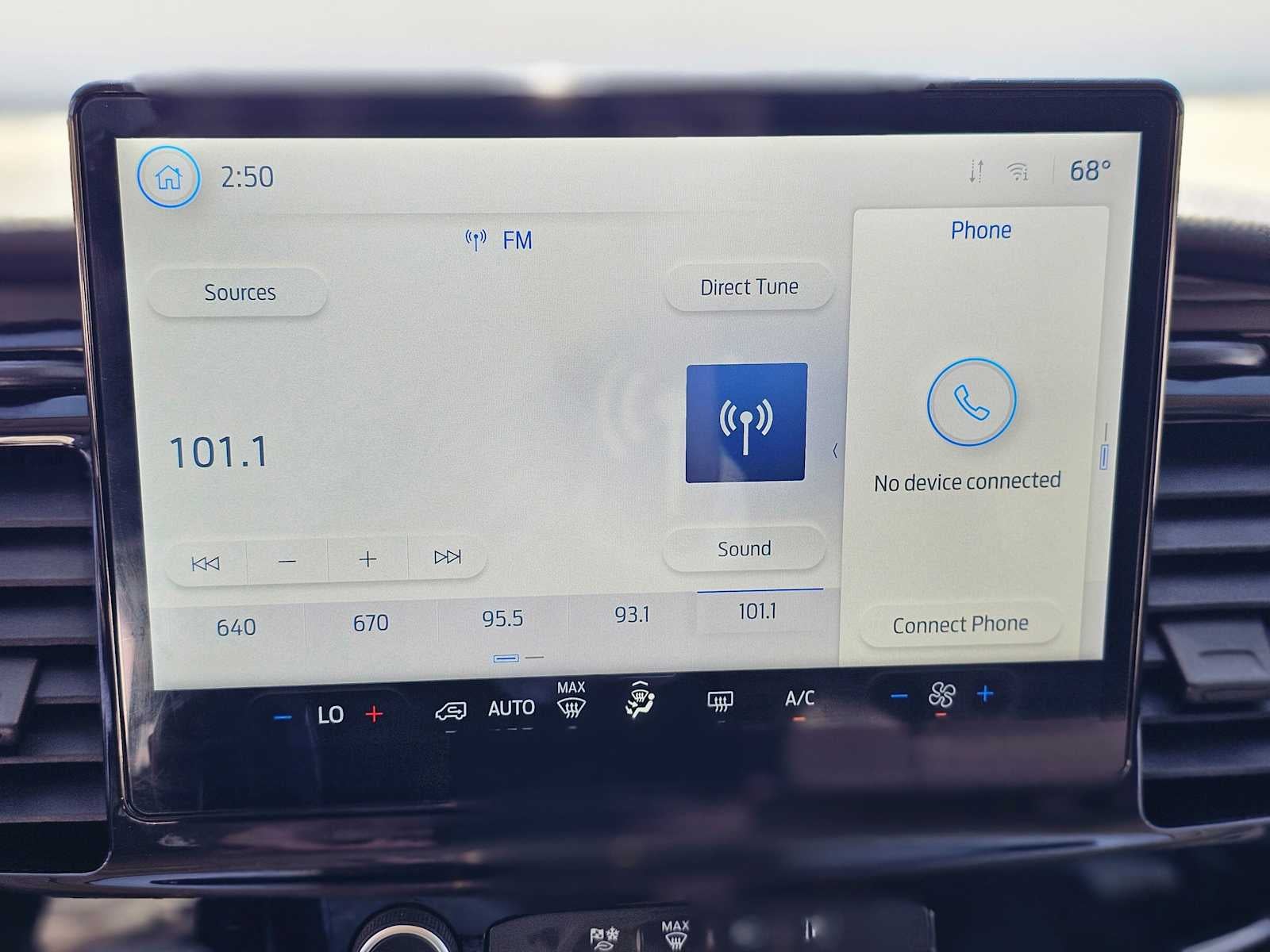 2023 Ford Transit Passenger Wagon XLT