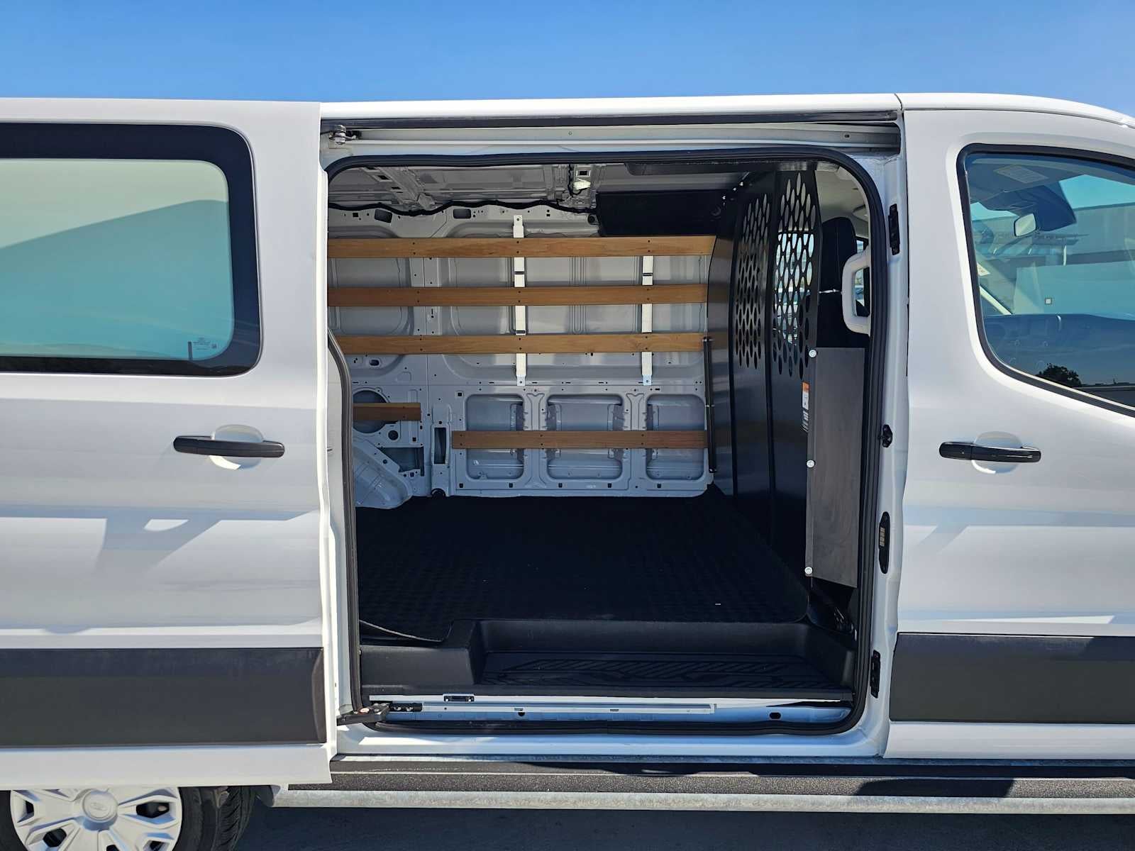 2025 Ford Transit Cargo Van T-250 130" Low Rf 9070 GVWR RWD