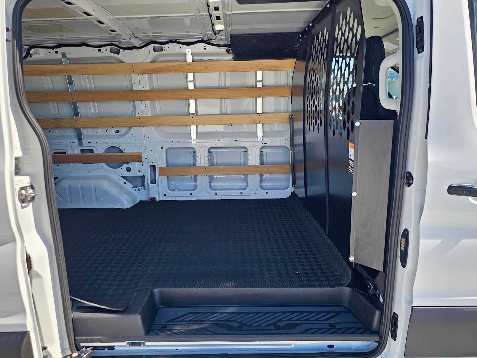 2025 Ford Transit Cargo Van T-250 130" Low Rf 9070 GVWR RWD