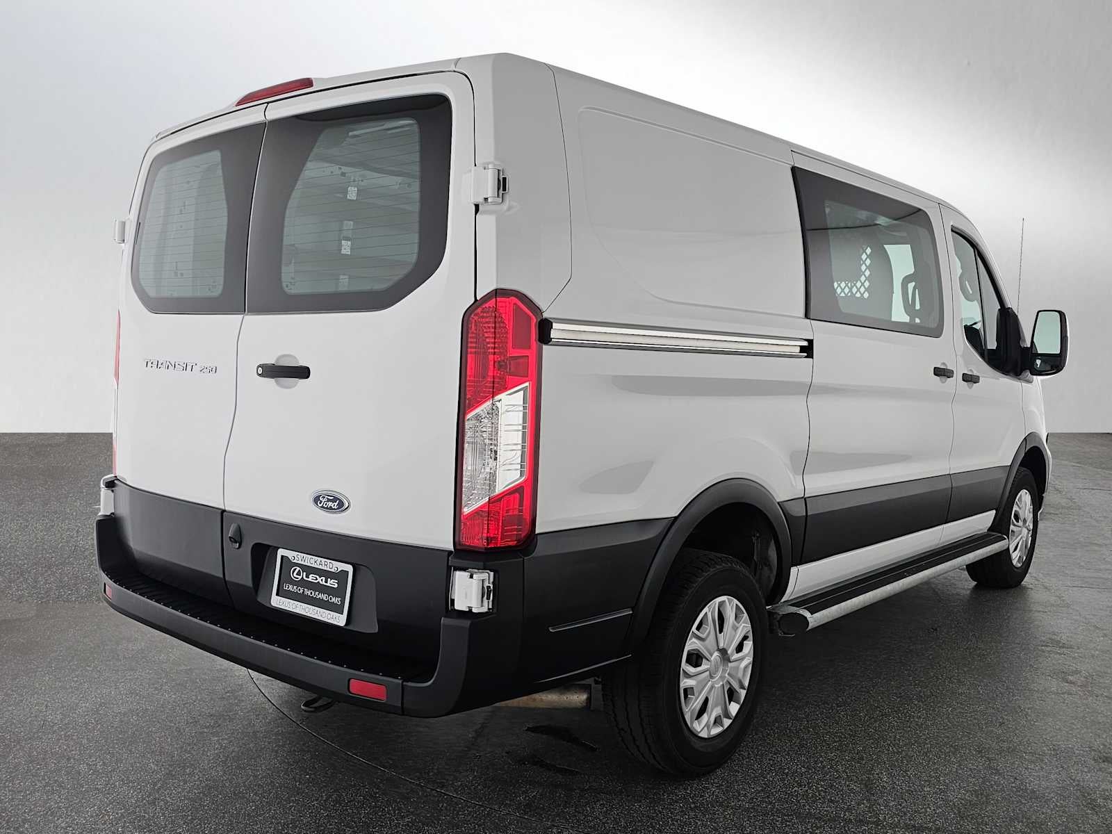 2024 Ford Transit T-250 130" Low Rf 9070 GVWR RWD