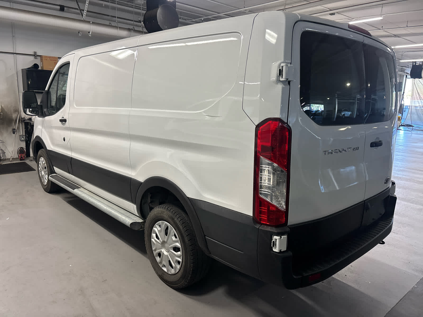 2024 Ford Transit T-250 130" Low Rf 9070 GVWR RWD