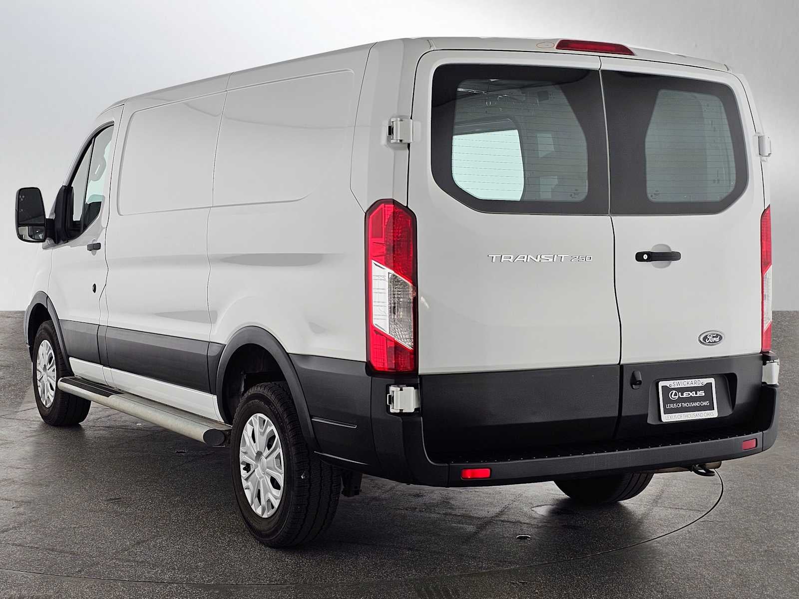 2024 Ford Transit T-250 130" Low Rf 9070 GVWR RWD