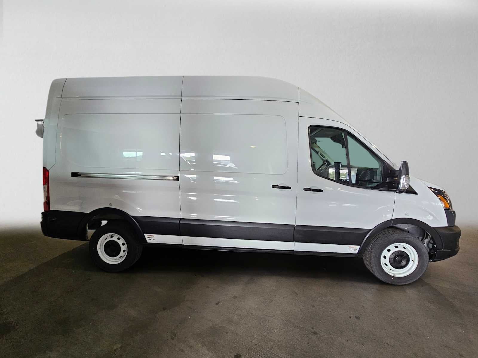 2022 Ford E-Transit Cargo Van T-350 148" Hi Rf 9500 GVWR RWD
