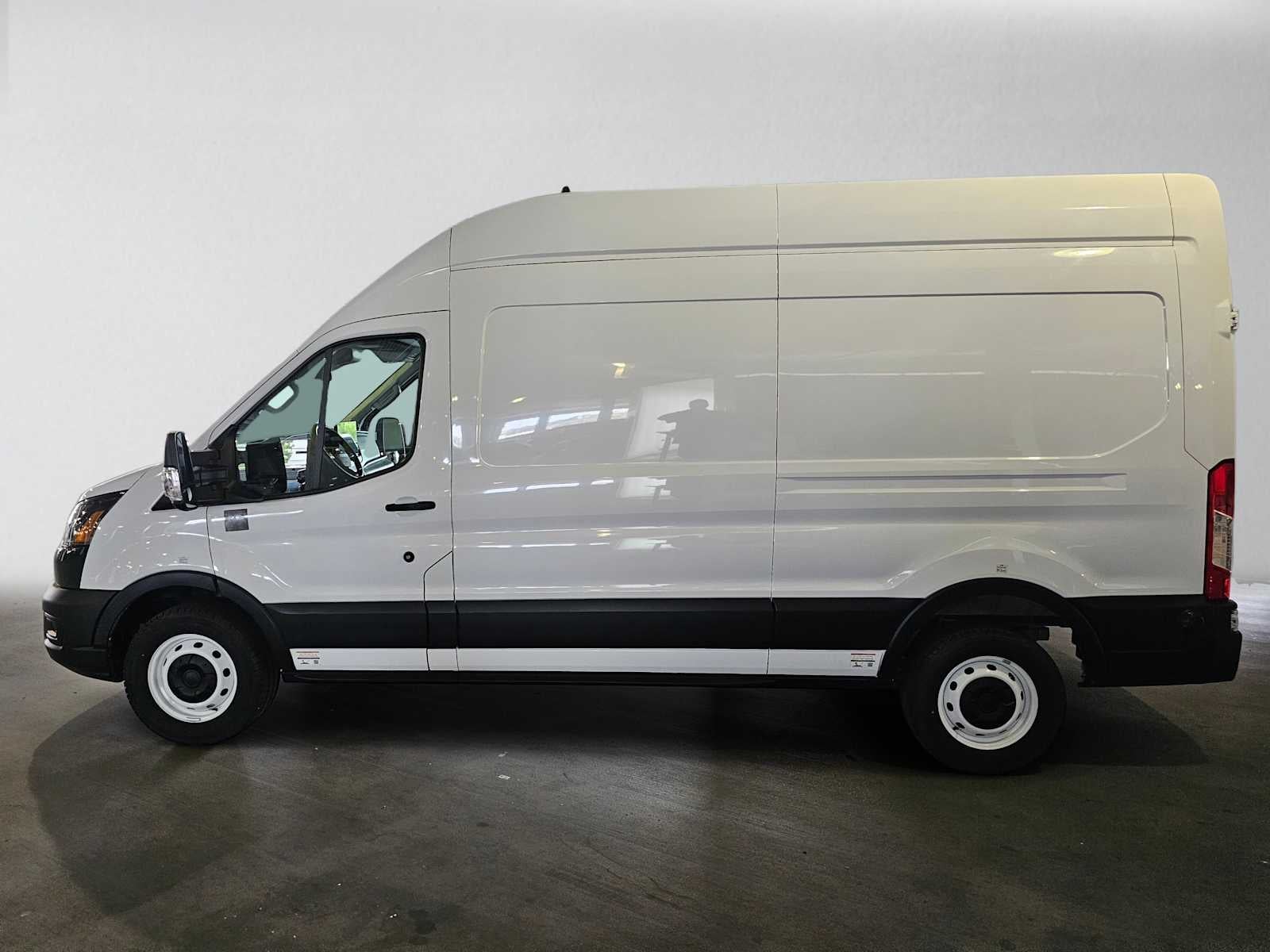 2022 Ford E-Transit Cargo Van T-350 148" Hi Rf 9500 GVWR RWD