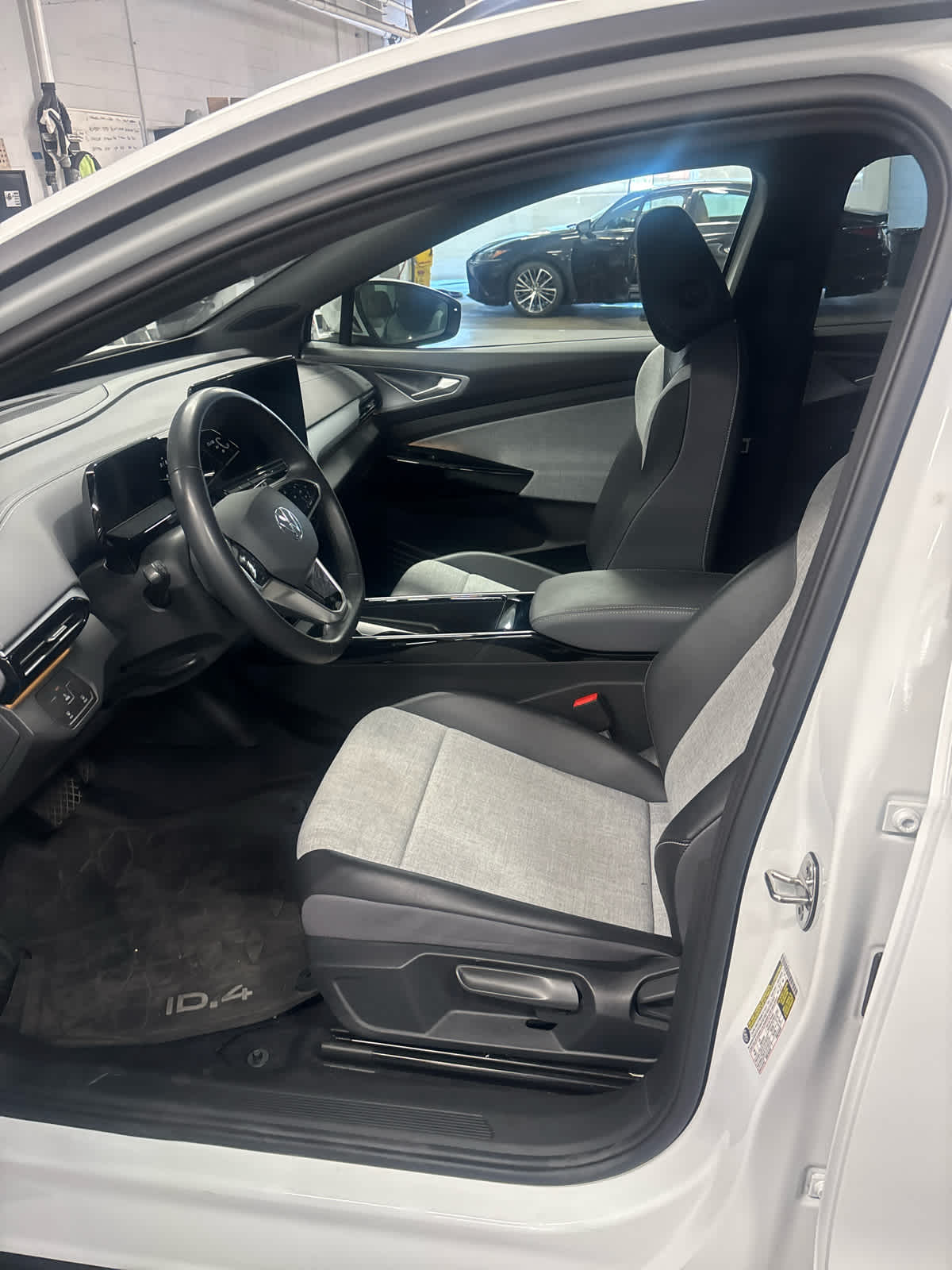 2024 Volkswagen ID.4 Standard