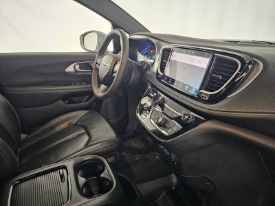 2022 Chrysler Pacifica Hybrid Touring L