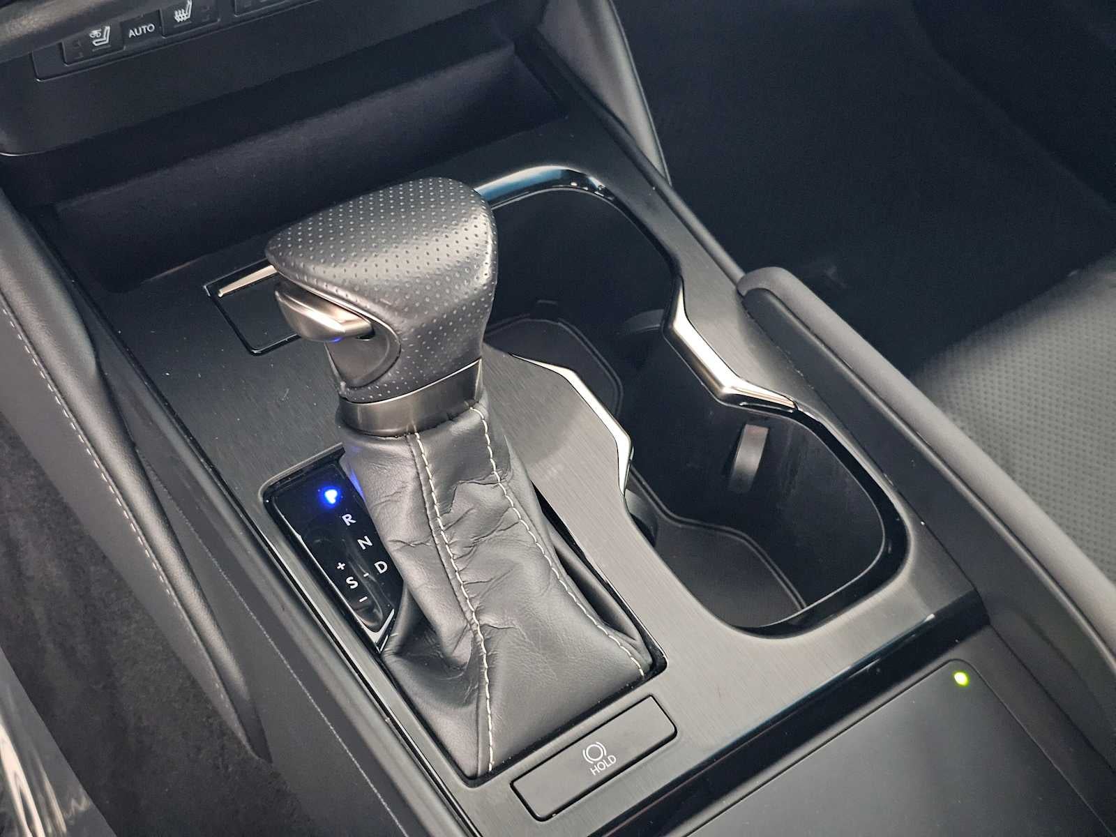 2024 Lexus ES F SPORT Handling