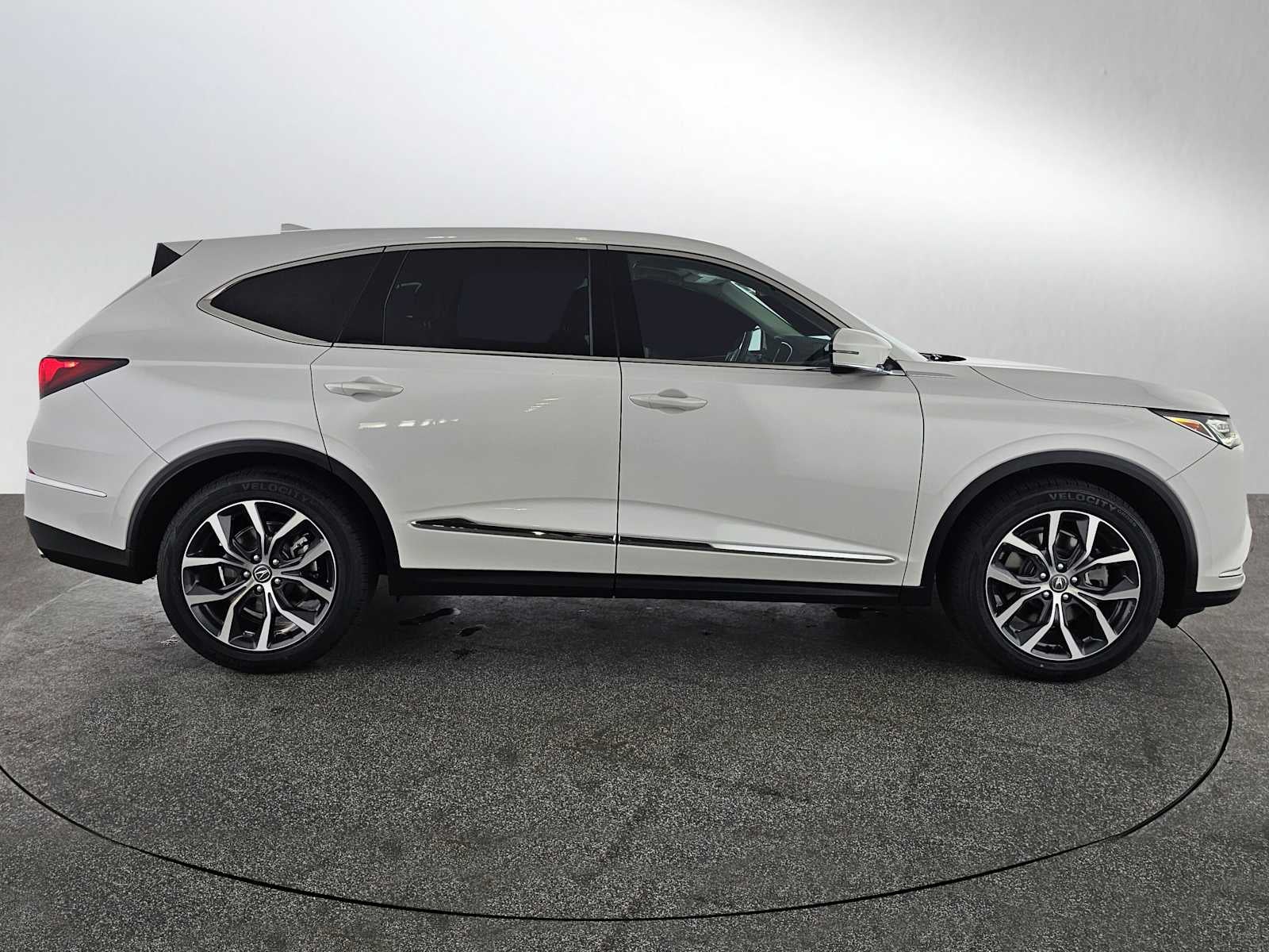 2023 Acura MDX w/Technology Package