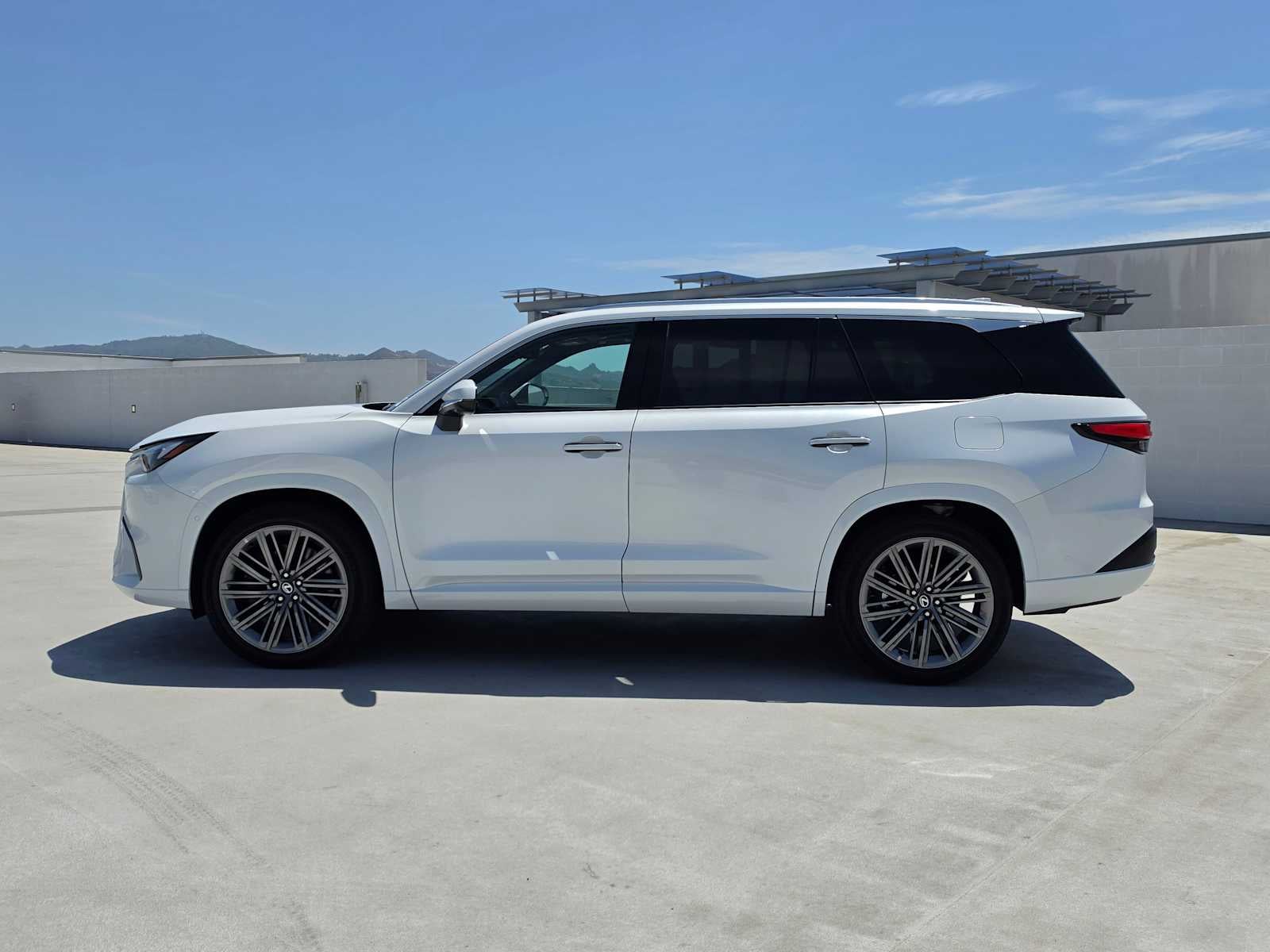 2026 Lexus TX 550h+ Luxury