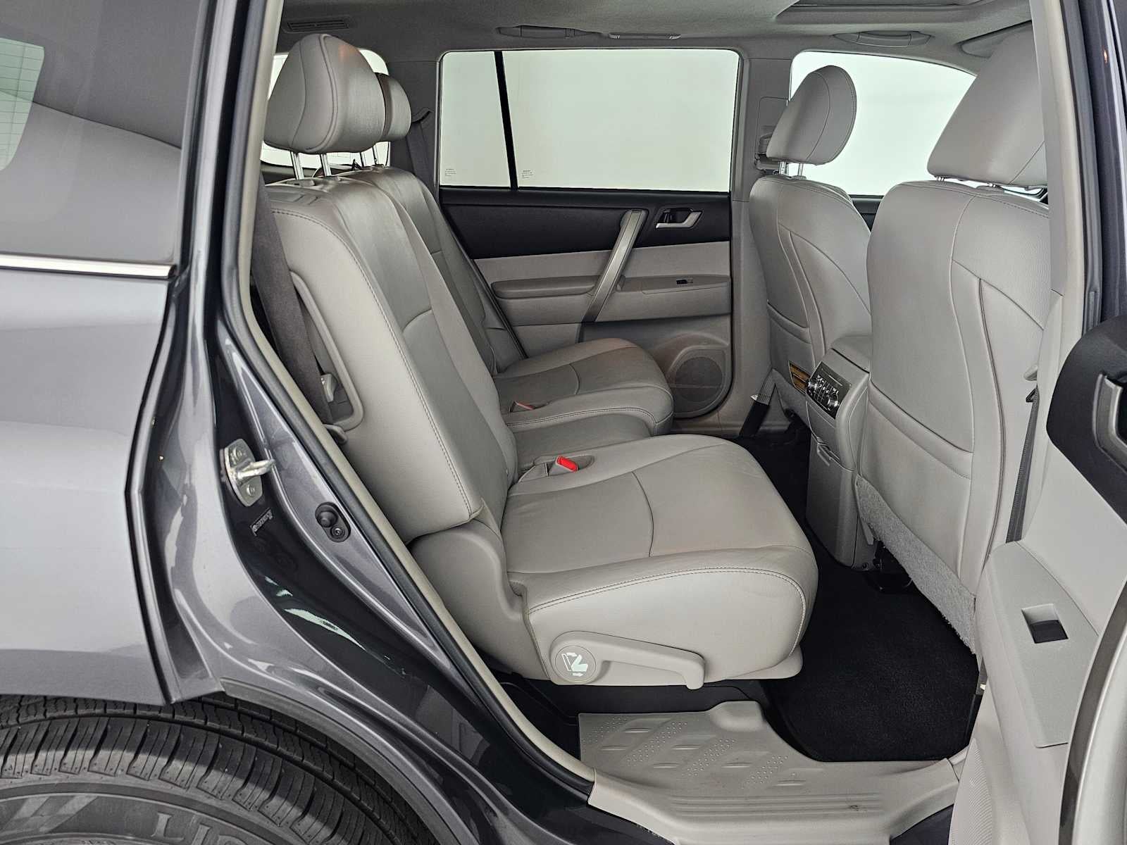 2013 Toyota Highlander SE