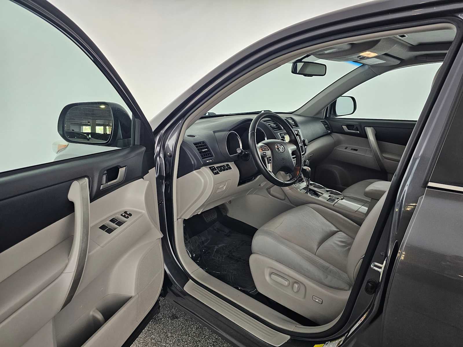 2013 Toyota Highlander SE