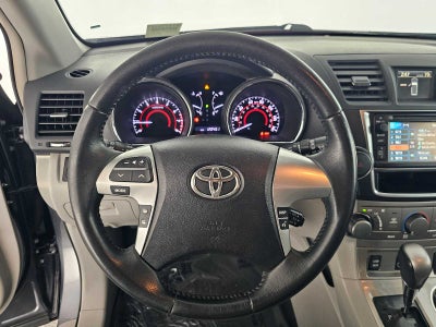 2013 Toyota Highlander SE