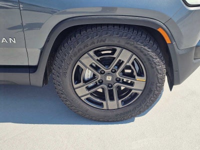 2024 Rivian R1S Adventure