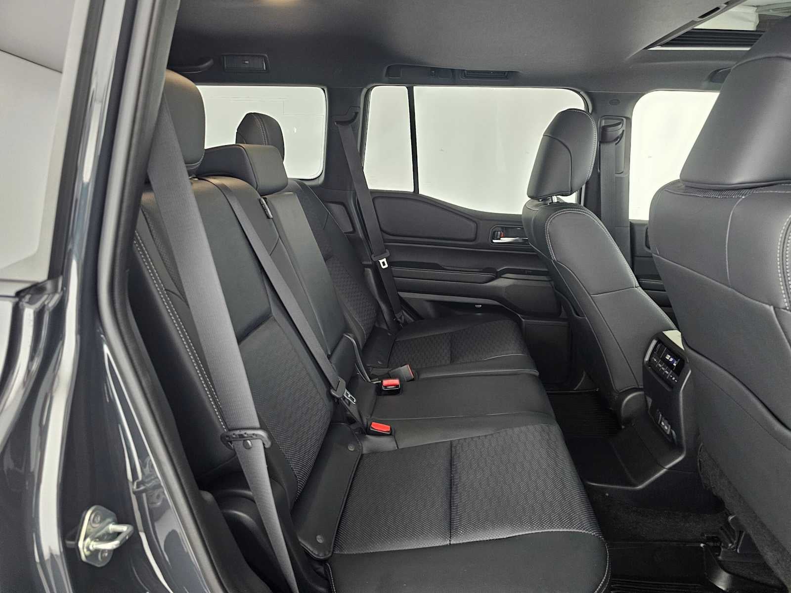 2025 Toyota Land Cruiser 4WD (Natl)