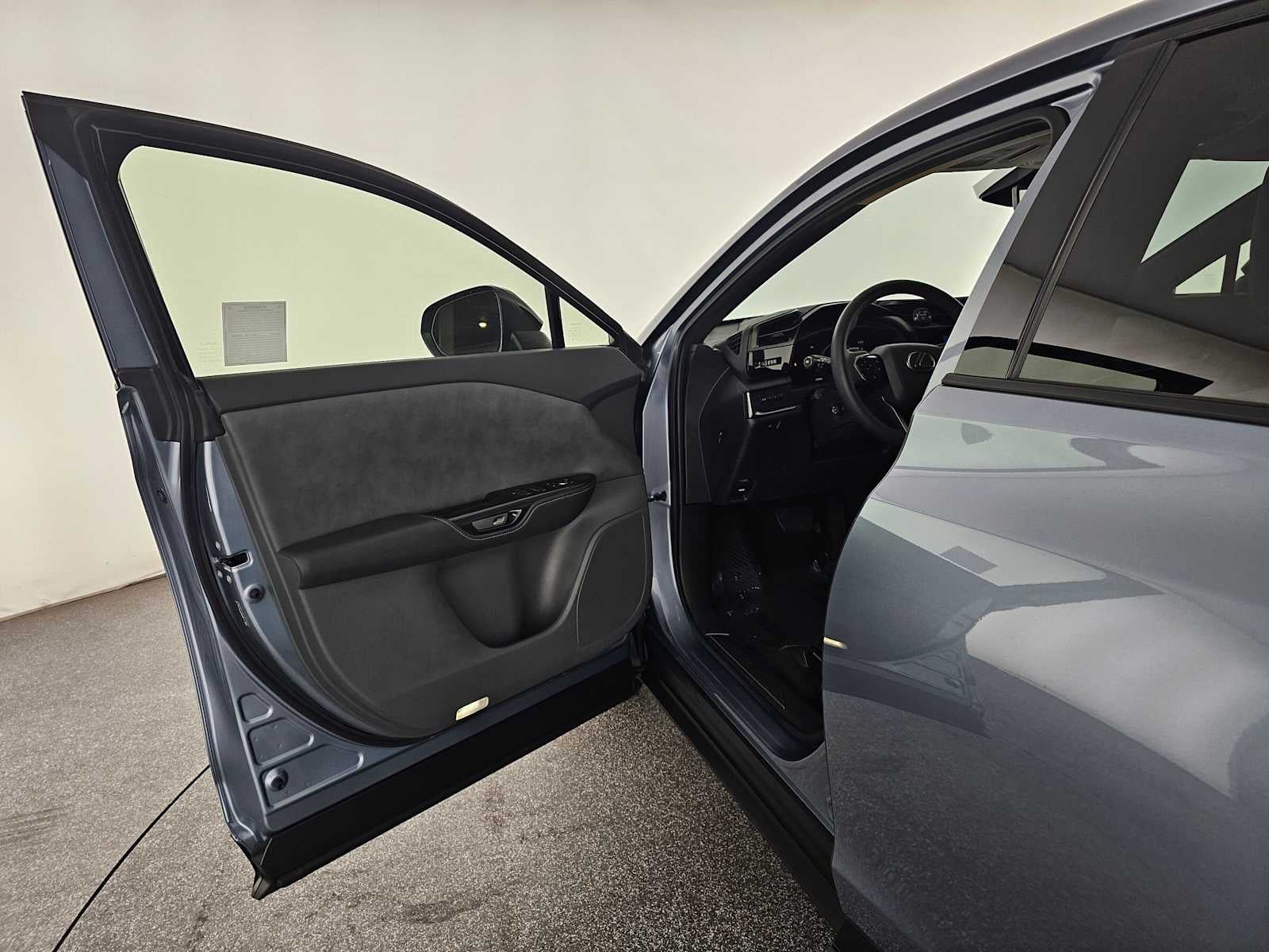 2023 Lexus RZ 450e Premium