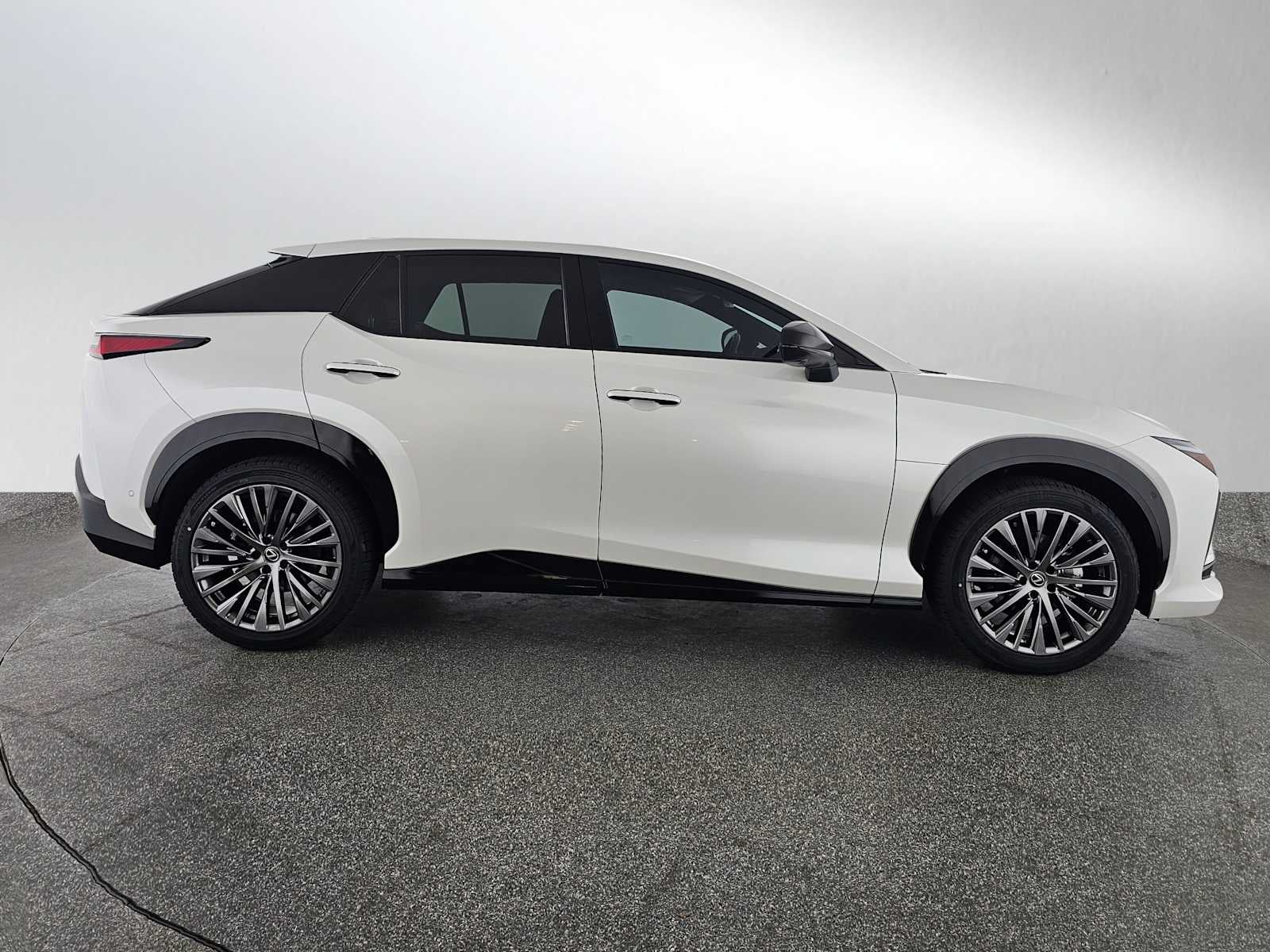 2023 Lexus RZ Luxury