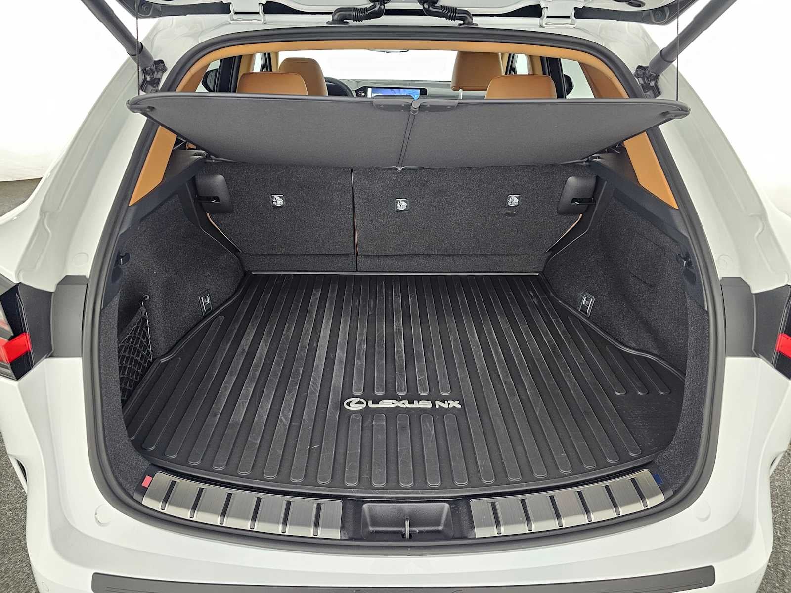 2026 Lexus NX 450h+ Luxury