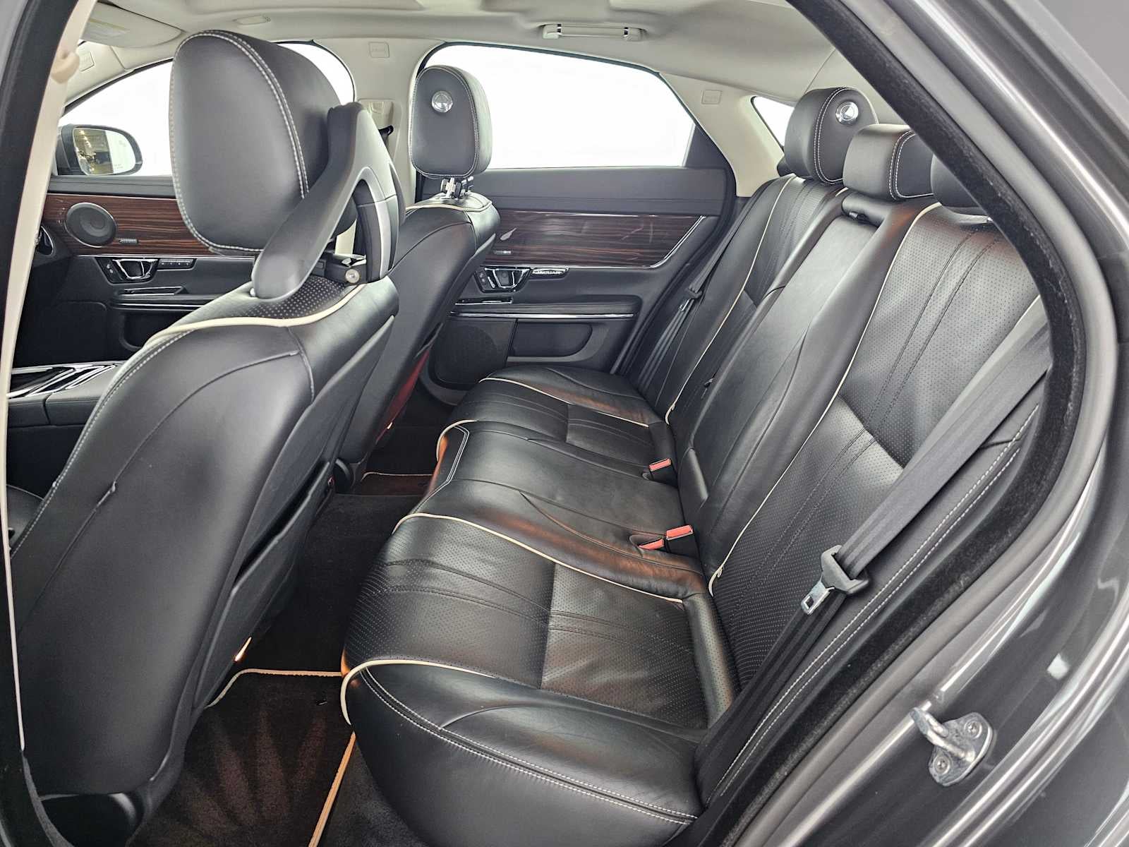 2019 Jaguar XJ XJ R-Sport