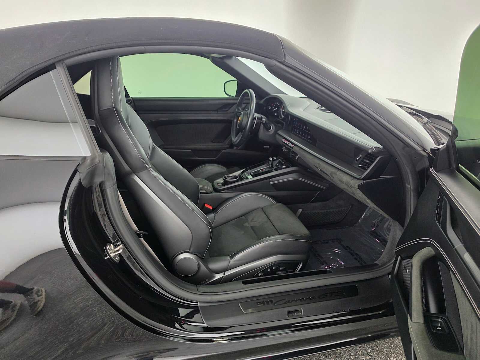 2023 Porsche 911 Carrera GTS