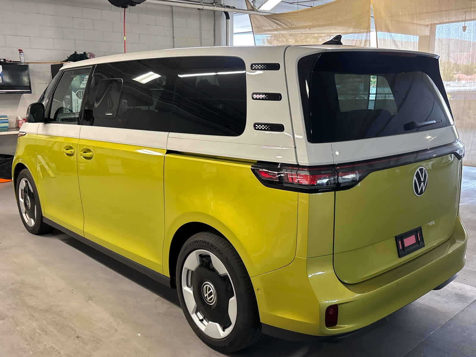 2025 Volkswagen ID. Buzz Pro S Plus