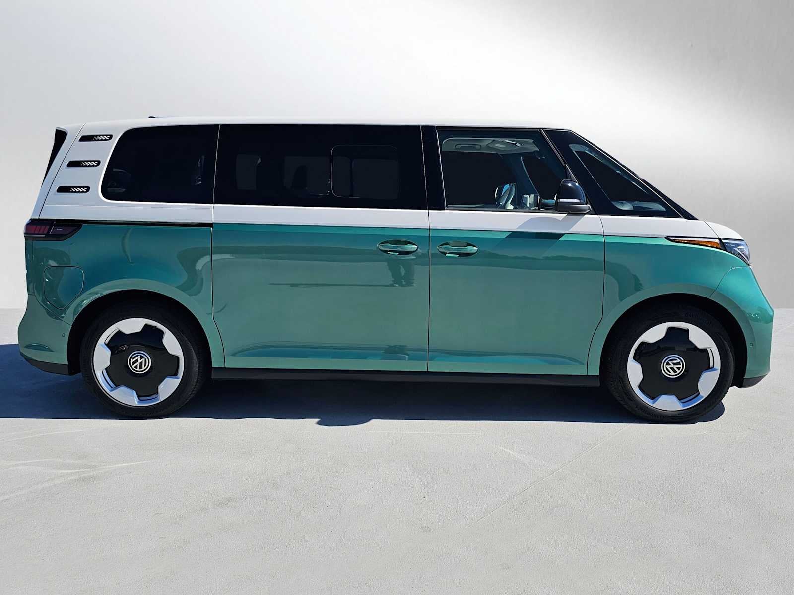 2025 Volkswagen ID. Buzz Pro S Plus