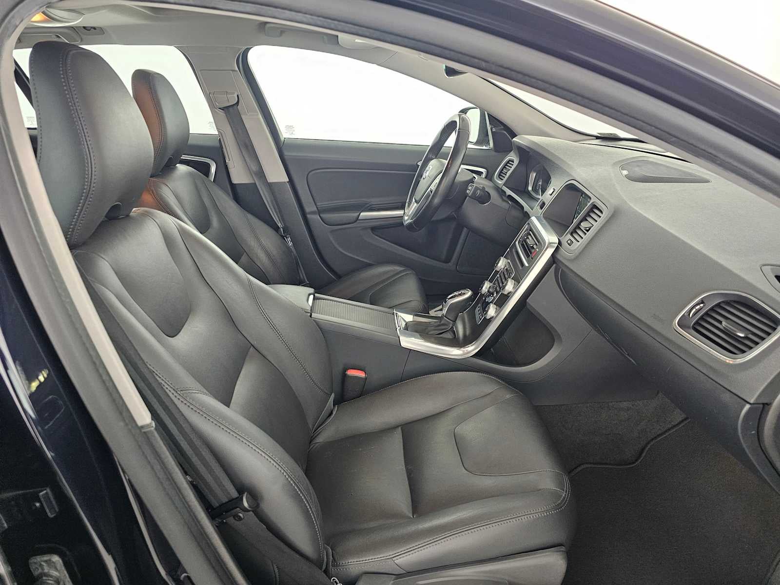 2016 Volvo V60 T5 Drive-E Platinum