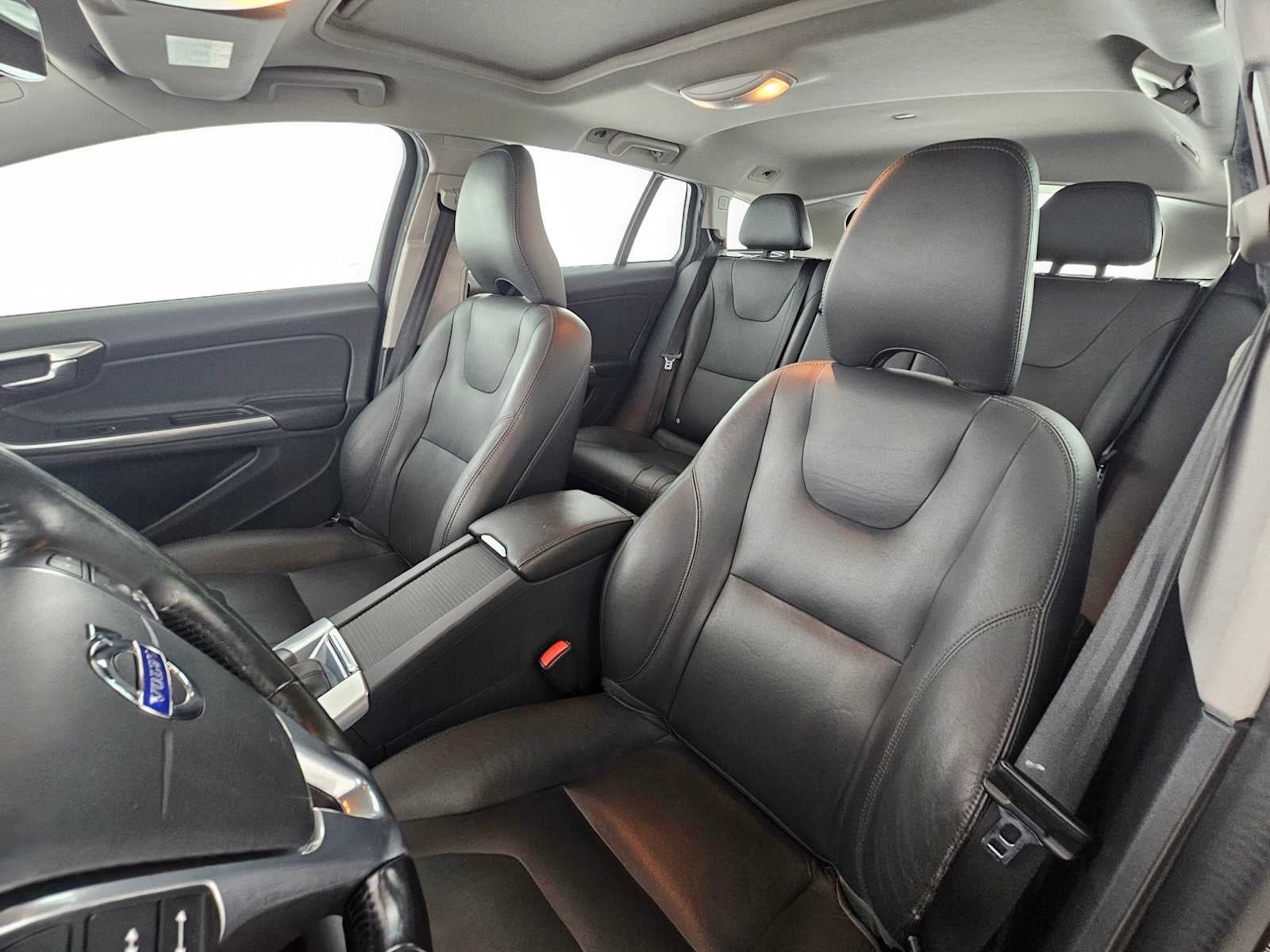 2016 Volvo V60 T5 Drive-E Platinum