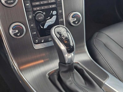 2016 Volvo V60 T5 Drive-E Platinum