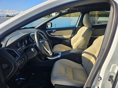 2016 Volvo XC60 T6 Platinum