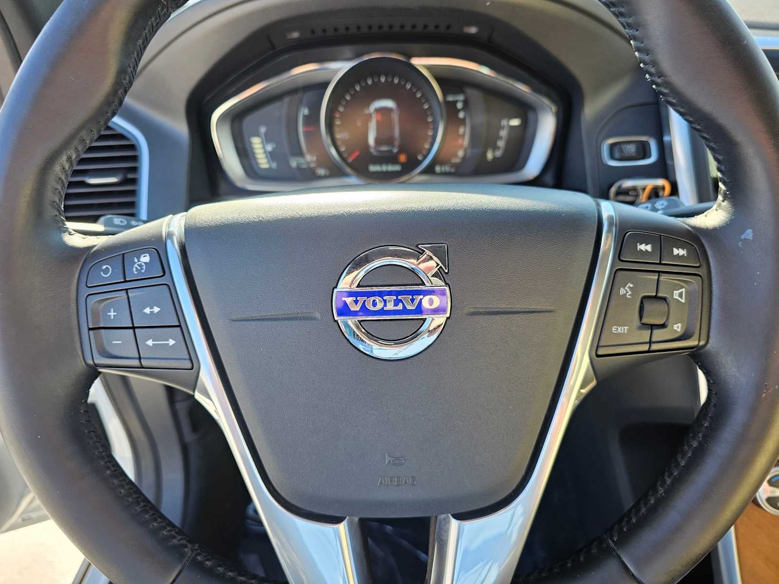 2016 Volvo XC60 T6 Platinum