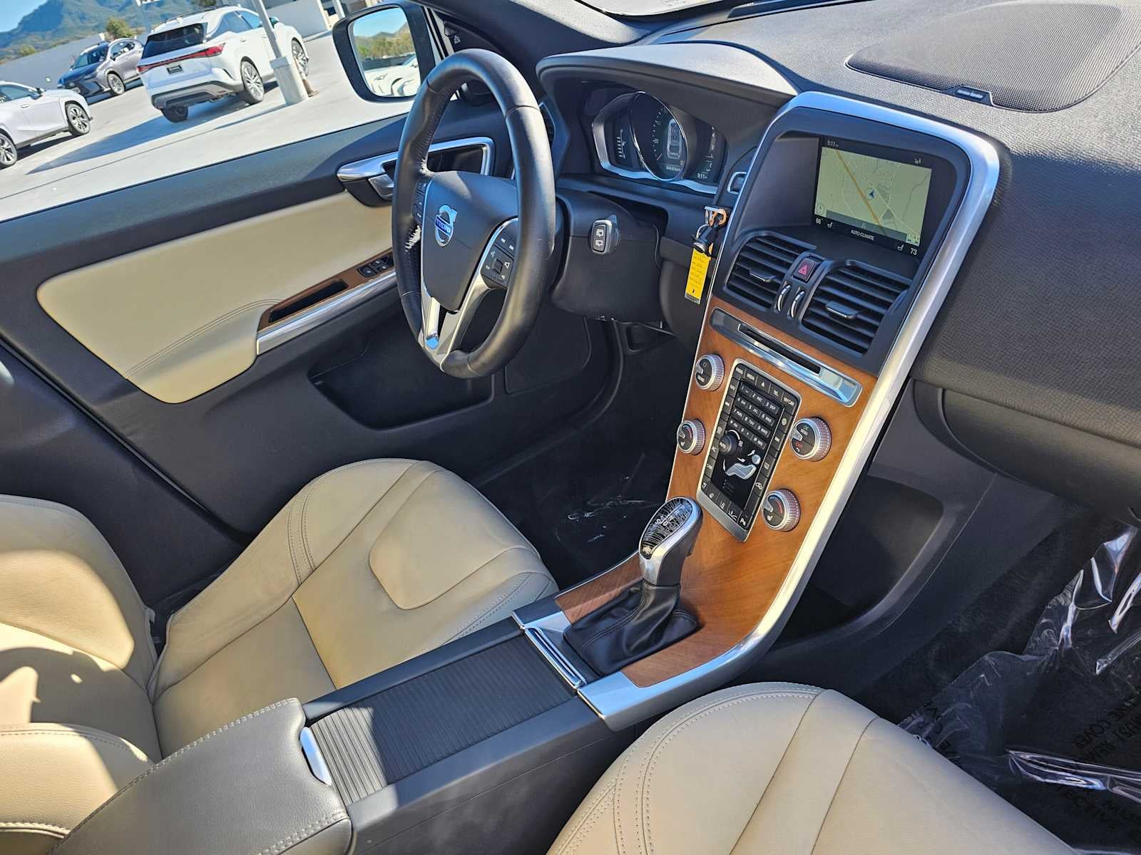 2016 Volvo XC60 T6 Platinum