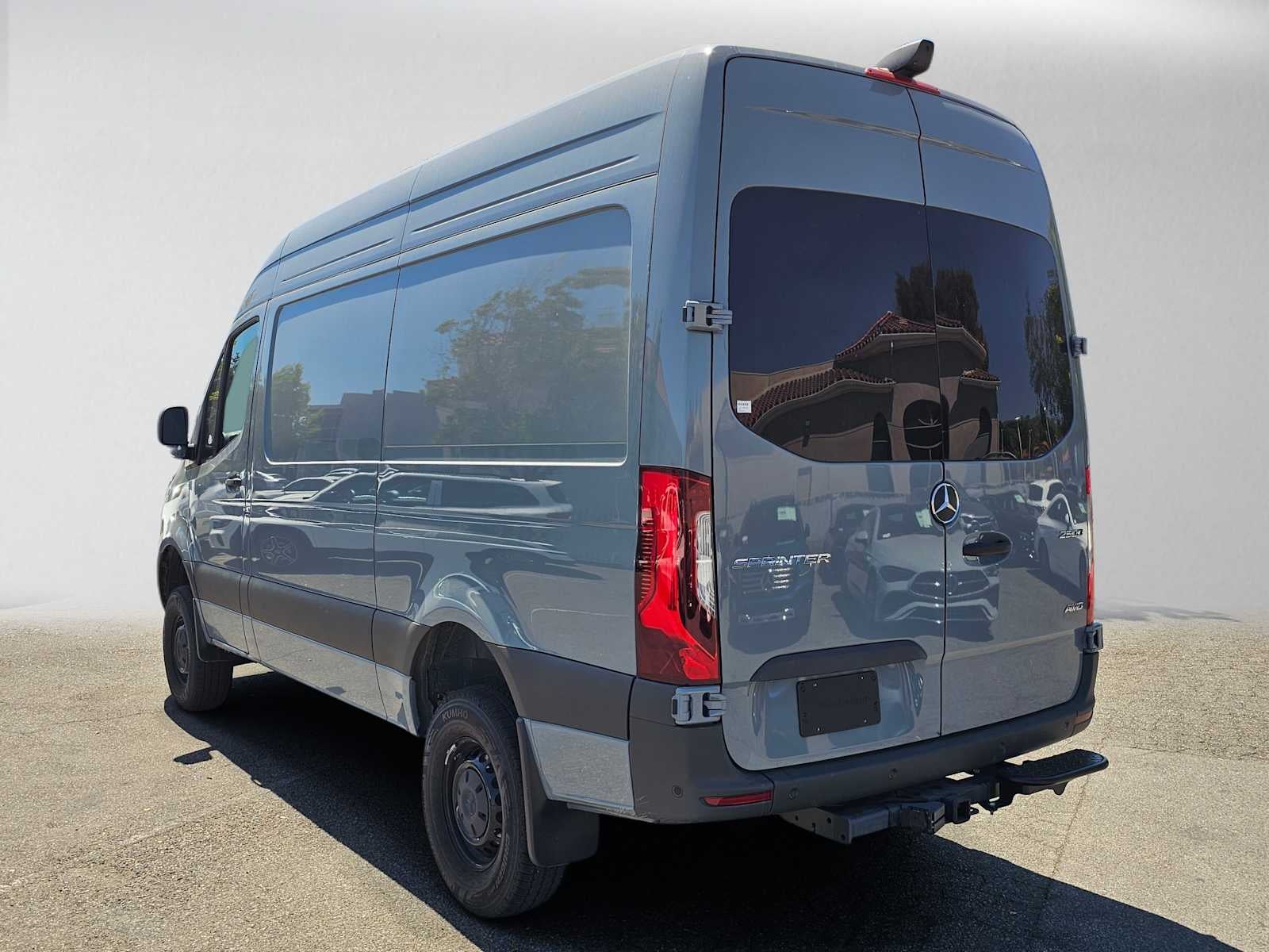 2026 Mercedes-Benz Sprinter 2500 Standard Roof I4 Diesel HO 144 AWD