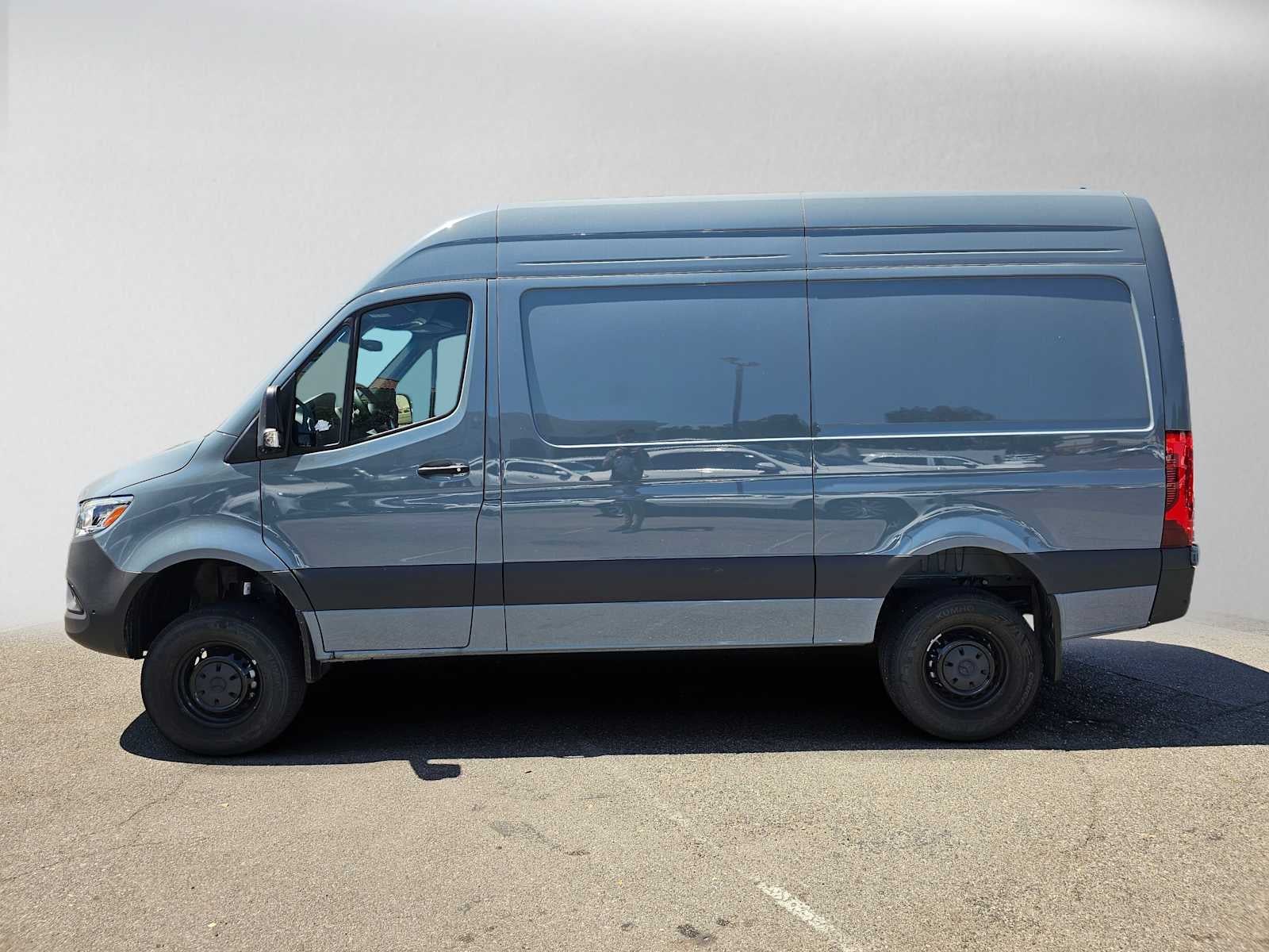 2026 Mercedes-Benz Sprinter 2500 Standard Roof I4 Diesel HO 144 AWD