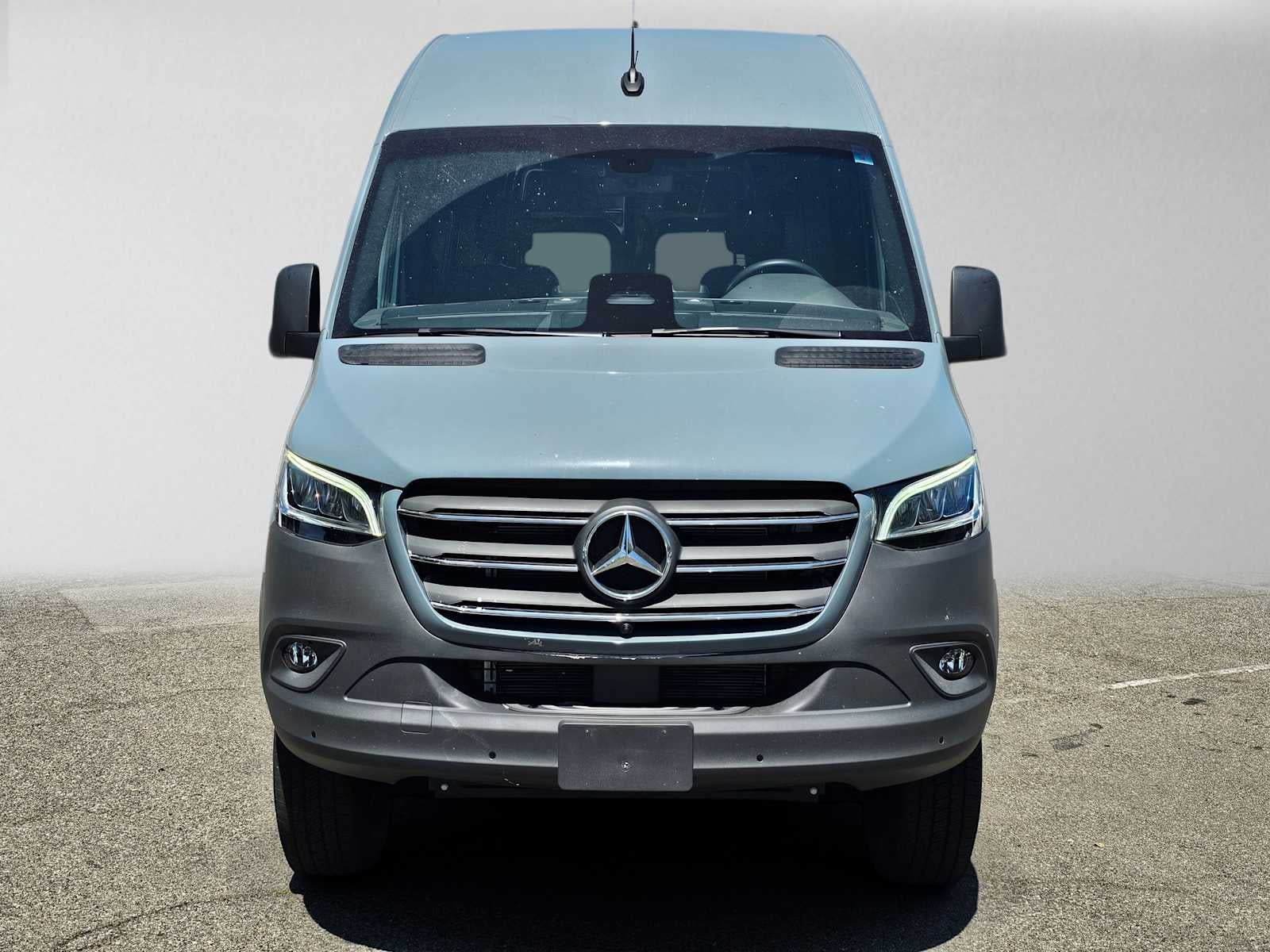 2026 Mercedes-Benz Sprinter 2500 Standard Roof I4 Diesel HO 144 AWD