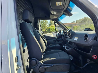 2025 Mercedes-Benz Sprinter Cargo Van 2500 Standard Roof I4 Diesel 144" RWD