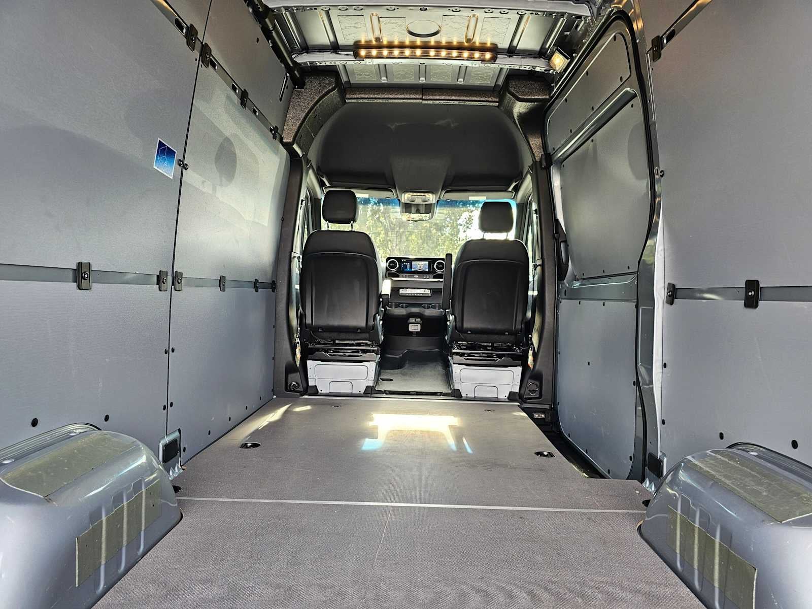 2025 Mercedes-Benz Sprinter Cargo Van 2500 Standard Roof I4 Diesel HO 144" RWD