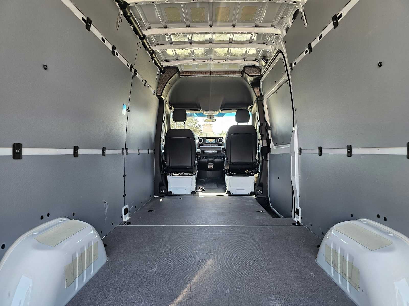 2025 Mercedes-Benz Sprinter Cargo Van 2500 High Roof I4 Diesel HO 170 RWD
